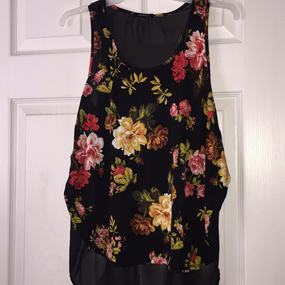 ✨3 for $12✨ Floral tank top